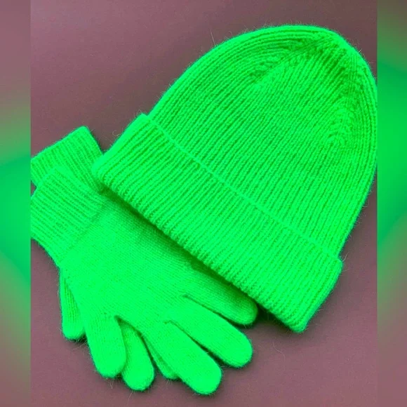 Neon Hat and Gloves Handknit Set - Picture 4 of 4